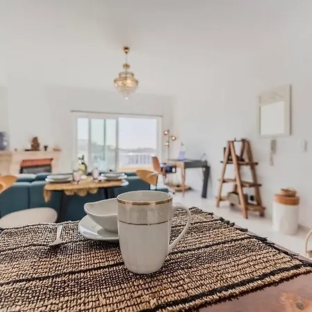 Nomad's Surf & Sunset Haven, 2 Bedrooms, Santa Cruz Silveira (Lisbon)