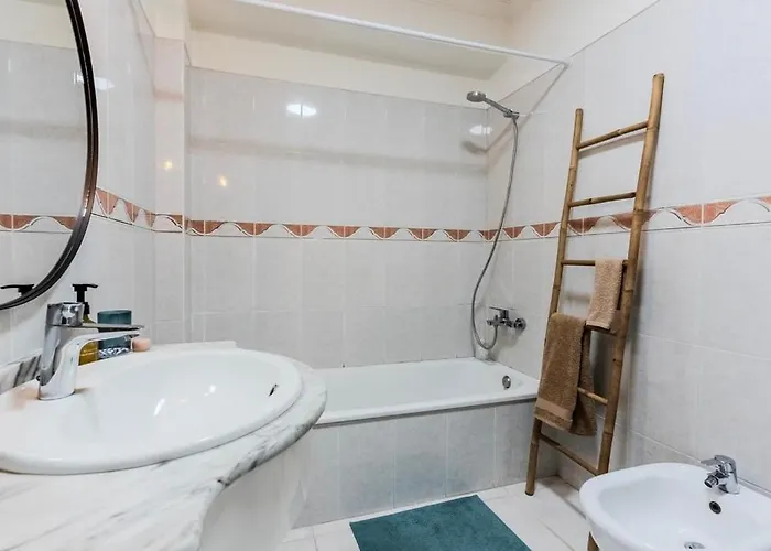 Nomad's Surf & Sunset Haven, 2 Bedrooms, Santa Cruz * Silveira (Lisbon)