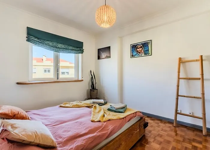 Nomad's Surf & Sunset Haven, 2 Bedrooms, Santa Cruz Silveira (Lisbon)