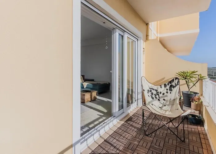 Nomad's Surf & Sunset Haven, 2 Bedrooms, Santa Cruz شقة Silveira (Lisbon)